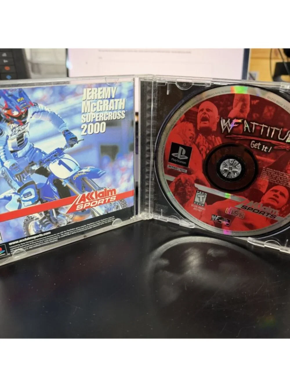 WWF Attitude PlayStation 1 PS1 Complete w/Manual Fully Tested Black Label - Picture 3 of 3